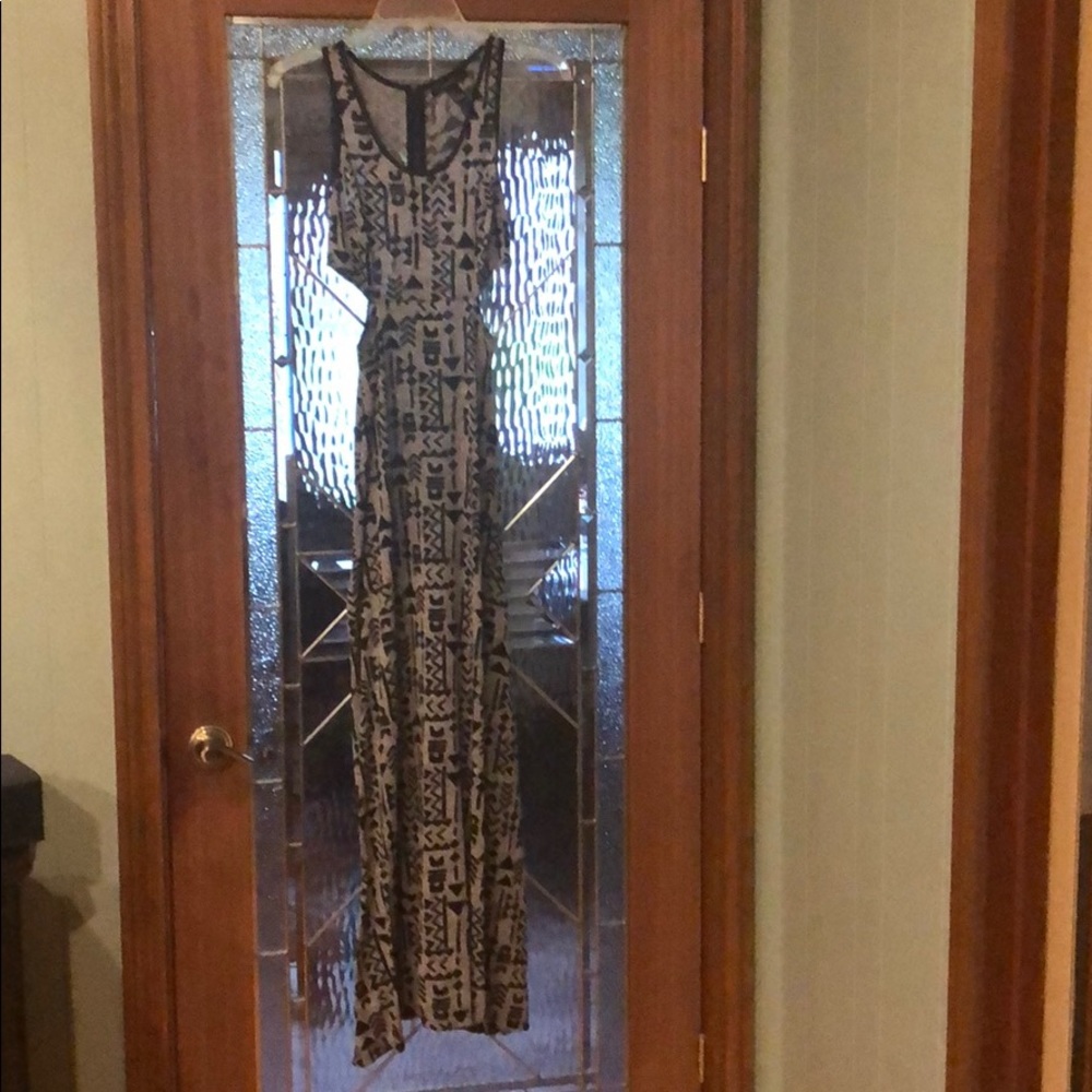 Forever 21 Aztec print maxi dress